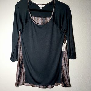 NWT! Charming Charlie Blue Stretch Floral Back Round Neck Blouse